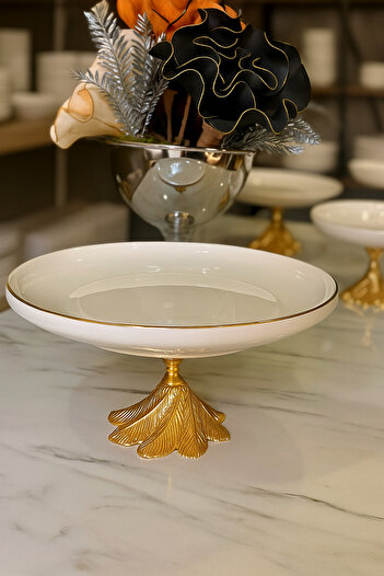 Sillage Home Porcelain Gold Gilded Pit Serving Plate with Gold Feet – 26 cm