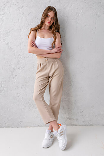 CNRCollection Kadın Bej Yüksek Bel Çift Düğmeli Tarz Havuç Model Bilek Boy Krep Kumaş Pantolon