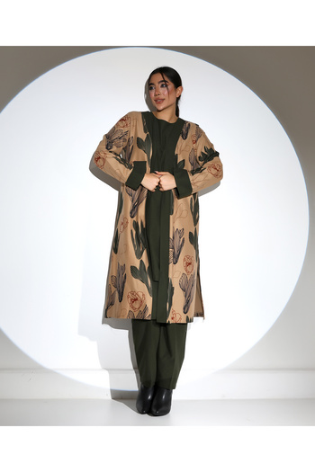 Fi'l Arz Fashion Triple Team