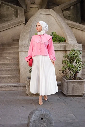 BUTİK SEPETİN Crop Shirt with Pearl Collar