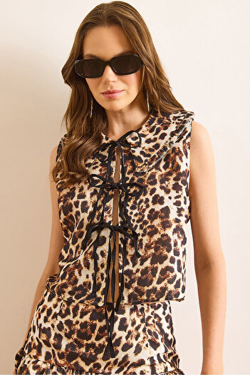 Olalook Women's Leopard Brown Baby Collar Lace Detailed Leopard Blouse Blz-19003075