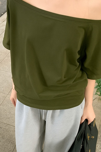 Tarz Cool Haki Kadın Düşük Omuz Kayık Yaka Oversize T-Shirt