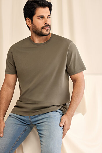 AC&Co / Altınyıldız Classics Ανδρικό/unisex Χακί 100% βαμβακερό μπλουζάκι με λεπτή εφαρμογή με λαιμόκοψη