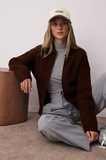 Trendyol Collection Brown Soft Textured Zipper Wide Fit Knitwear Cardigan Twoaw26Hi00108