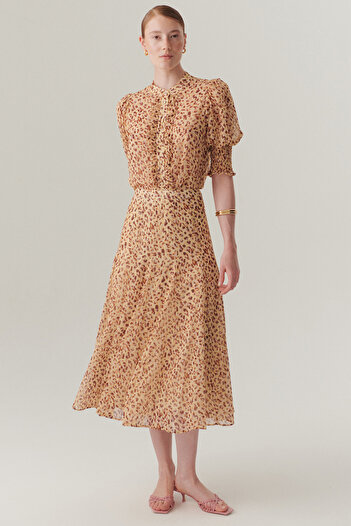 Exquise Midi Length Chiffon Skirt with Flared Pattern at the Waist