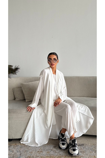 outline Summer white travel abaya with elegant inner suit