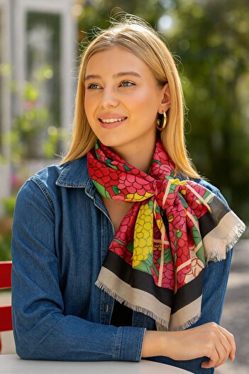 Axesoire 15107 Flower Patterned Black Shawl