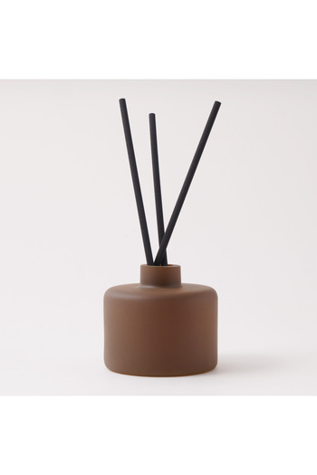 homez 100 ml glass diffuser with reeds and amber scent oil