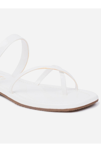 GNIST By Styli Cross Toe Strappy Flat Sandals