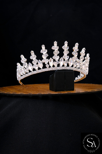 SimgeAksesuar Crystal Stone Fashionable and Elegant Bridal Tiara