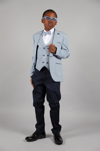 Ugly Duck 03 - 14 Years Old Boy Gray Suit