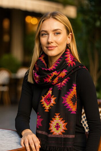 Axesoire 15114 Square Patterned Black Shawl