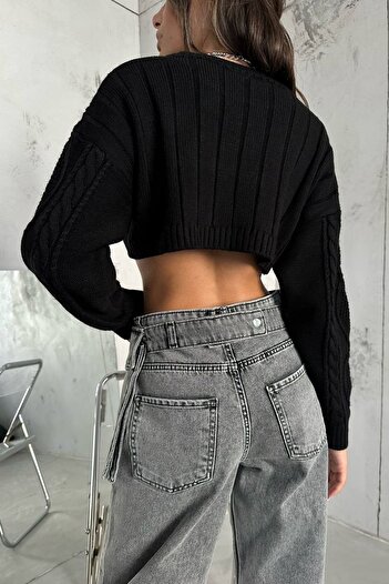 lovebox Women's Black Diamond Print Crop Sweater 23W16003