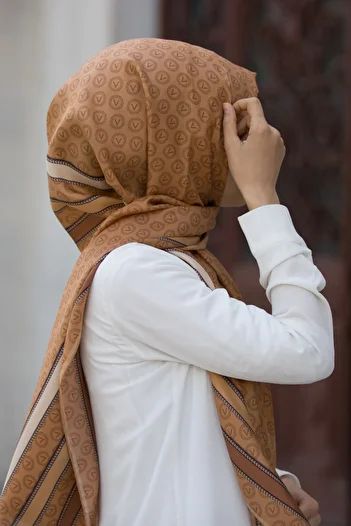 Vissona Women's Fresh Silk Shawl 90x200 Gold White