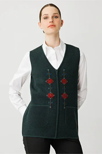 Desen Triko Women's V-Neck Embroidery Embroidered Short Wool Vest Green