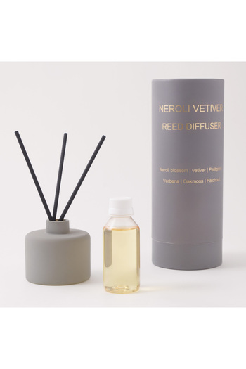 homez 100 ml glass diffuser with oil and reed