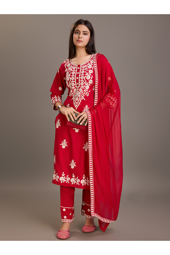 DW By Styli Floral Embroidered Round Neck Kurta with Trousers and Dupatta Set