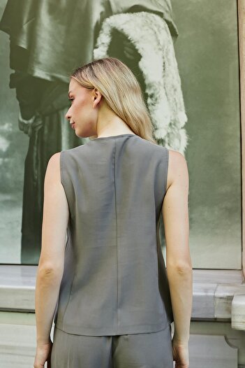 Jument Women's Lycra-Free Silky Modal Soft Textured Fabric Flato Pocket Buttoned Vest-Anthracite