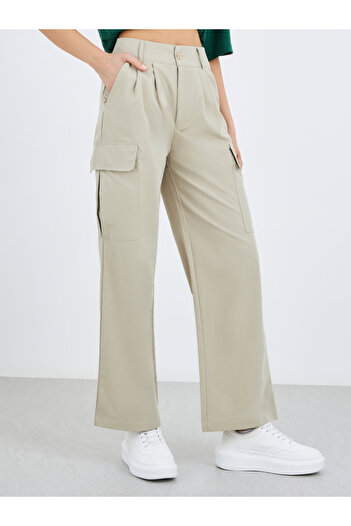 Styli Solid Wide Leg Cargo Pants