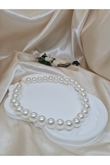 ZEYM COLLECTION Elegant Oversized Pearl Necklace – Women's Necklace with White Pearl with Gold Clip