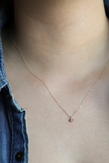 Diamond Line-Gülaylar 14 Ayar Sarı Altın Minimal Göz Kolye