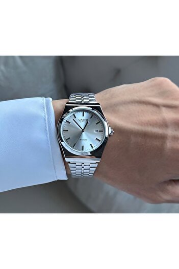 Casio wristwatch