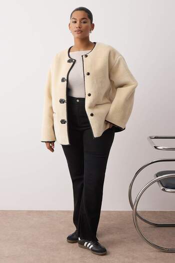 Trendyol Curve Ecru Oversize Plush Plus Size Jacket Coat Twoaw26Aw00001
