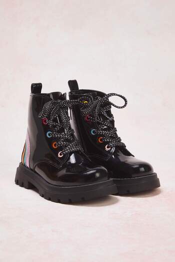 TRENDYOL SHOES Μαύρες μπότες με φερμουάρ και κορδόνια για μικρά κορίτσια, παιδικά λουστρίνι 
 TAKAW26BO000100
