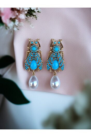 FAYRA ACCESSORIES Mallorcan Pearl Dangle Queen Bee Figure Earrings