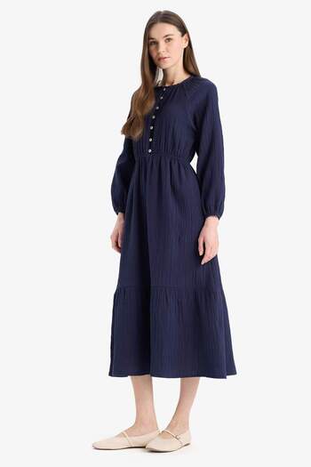DeFacto Relax Fit Bisiklet Yaka Müslin Uzun Kollu Maxi Elbise D0570AX25SM