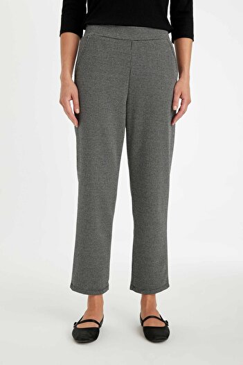 DeFacto Kazayağı Desenli Beli Bağcıklı Relax Fit Jogger Pantolon