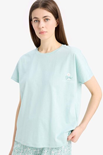 DeFacto Pijama Takımı Kısa Kollu Üst Beli Lastikli Kapri Altı-Fall in Love E0263AX25SP