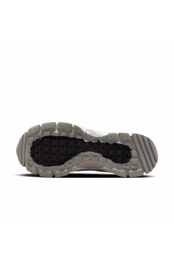 Nike ZOOM VOMERO ROAM (DAR FIT 1 doporučujeme koupit větší velikost)