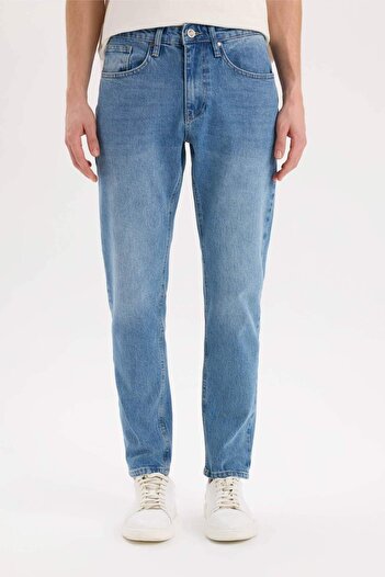 DeFacto Slim Tapered Fit Dar Kalıp Normal Bel Daralan Paça Jean Pantolon D8745AX24AU