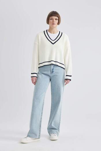DeFacto V-Neck Relax Fit College Themed Knitwear Sweater - C1427Ax24Au