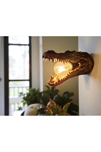 CESSTORE Rustic Crocodile Themed Decorative Lighting, Original Design Sconce, Eye-Catching Table Lamp