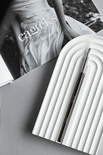 Store Eyeliner Brush