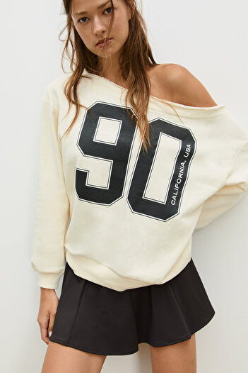 Stradivarius Açık Omuzlu Sweatshirt