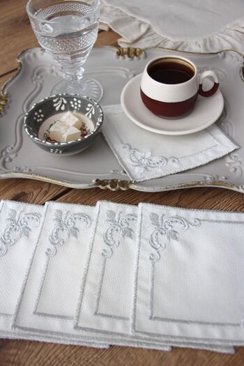 DDHOME Cornered 6-Piece Cocktail Coffee Presentation Napkin Embroidered Gardenia Presentation Holder