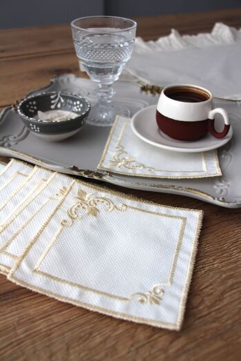 DDHOME Cornered 6-Piece Cocktail Coffee Presentation Napkin Embroidered Gardenia Presentation Holder
