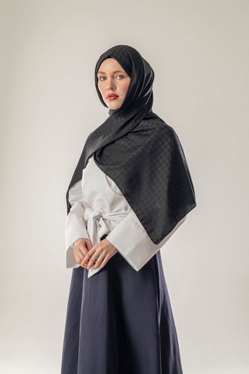 FLEUR SOİE Black Small Snowshoe Pattern Jacquard Shal