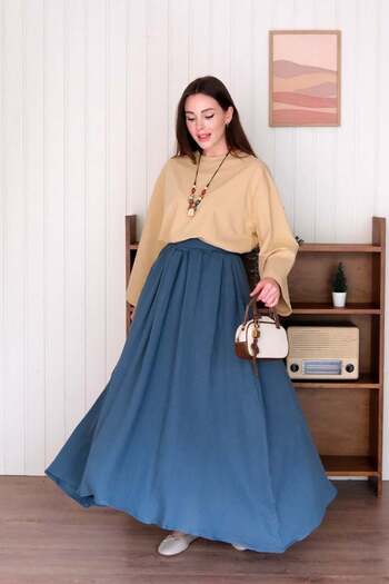 Ceylan Otantik Beige Crop Body & Indigo Muslin Balloon Skirt Set