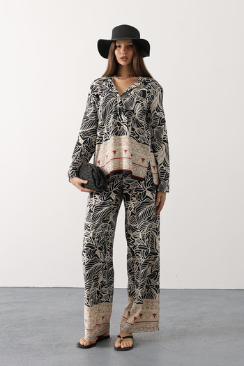 VAGGON Women's Black-Ecru Patterned Half Placket Blouse and Pants Set Vs00588