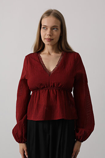 VAGGON Women's Burgundy V-Neck Lace Skirt Ruffle Blouse Vs00575