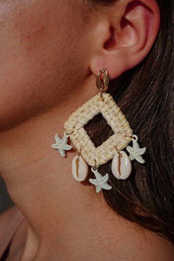 Rumon Charm Detailed Straw Earrings