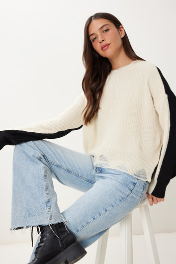 Happiness İstanbul Women's Cream Black Contrast Color Ripped Detailed Knitwear Sweater Ki̇00135