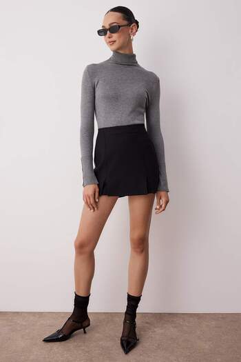 Trendyol Collection Černá sukně s dvojitým rozparkem Super Mini Délka Tkané šortky TWOSS20SR0364