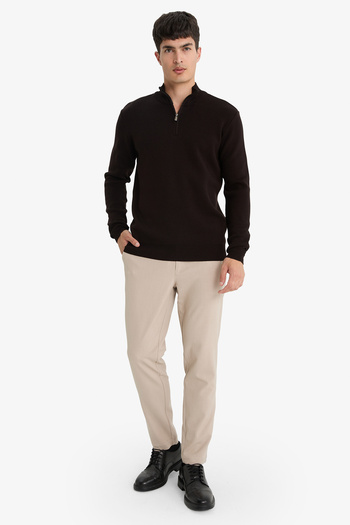 DeFacto Basic-Strickpullover mit Stehkragen und Reißverschluss – Standard Fit A5184ax24au