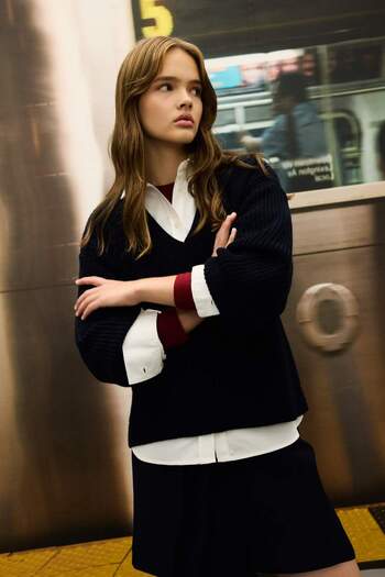 DeFacto Back to School Oversize Weite Passform V-Ausschnitt Strickpullover Z7135AZ24WN