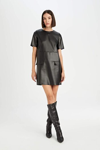 DeFacto A-Line Round Neck Basic Plain Faux Leather Short Sleeve Mini Dress E1012Ax24Wn